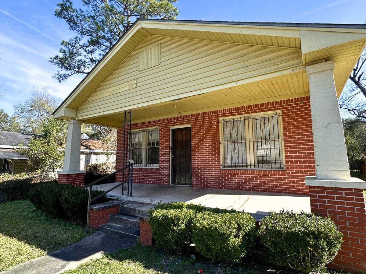 Photo - 372 Fredonia St