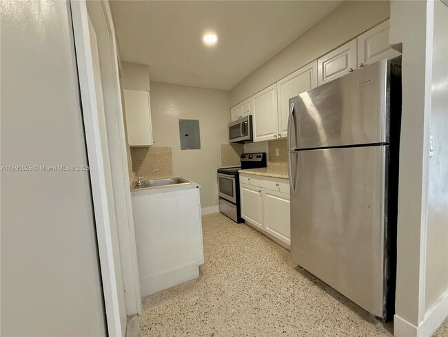 Photo - 250 E 10th St Unit 250