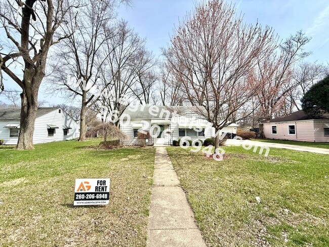 Building Photo - 2 Bedroom House