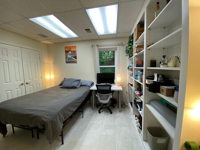 Photo - 5102 Warren Plz NW Unidad #2