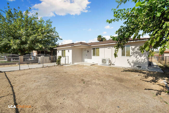 Photo - 10800 Santa Barbara St