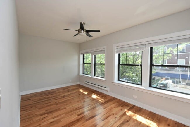 Building Photo - 809 Elm St Unit J09P