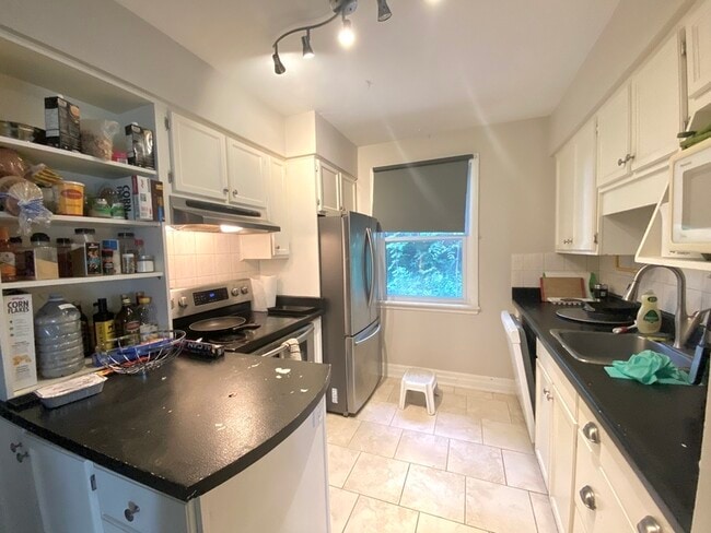 Photo - 68 Harold Ct