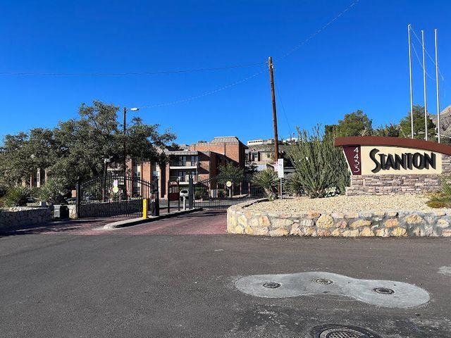 Photo - 4433 N Stanton St