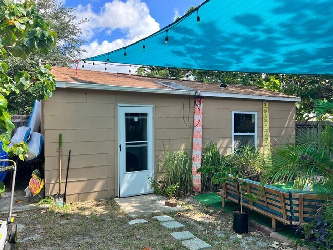 Photo - Gulfport charm 3/1 1 car garage