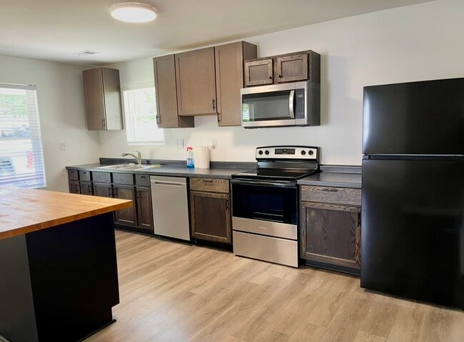 Photo - 110 Ashton Dr