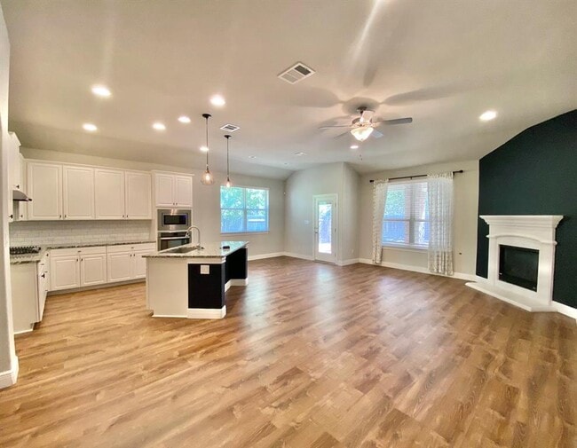 Building Photo - 2212 Laurel Arbor Dr Rental