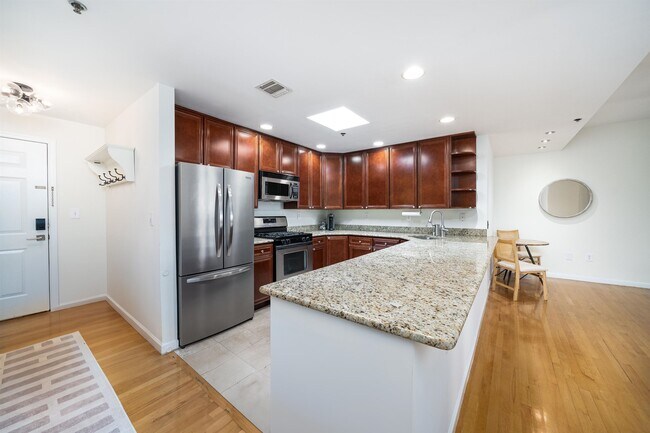 Photo - 515 Gregory Ave Unit 8