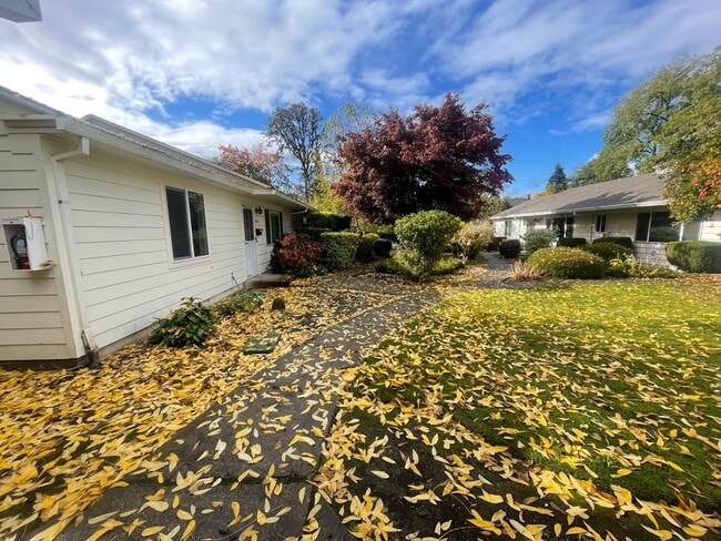Photo - Charming Forest Grove 2BR Home – Great Wal... Unidad 1620