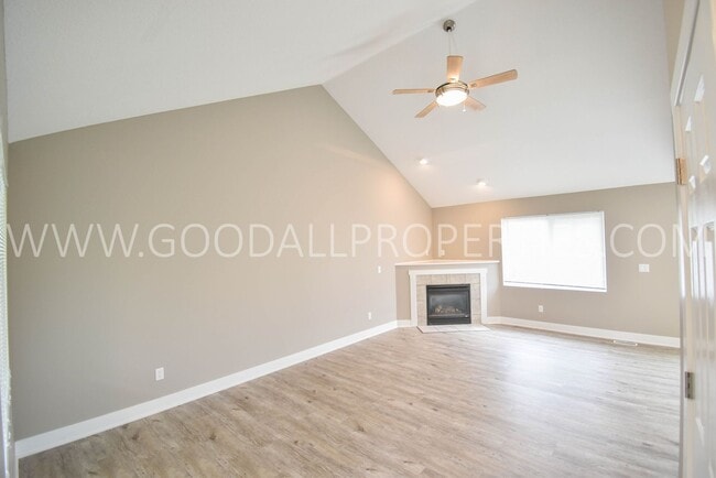 Photo - 3 BDRM 2.5 Bath finished basement fenced backyard in Ankeny