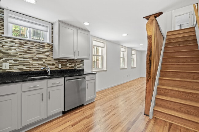 Photo - 1030 Fairmont St NW Unit 104