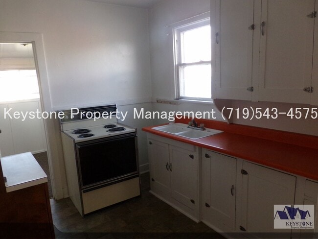 Photo - $400 Off 1st Month! Charming 1 Bedroom Apartment with Private Entrance & Covered Porch $800/$800 Unit 1117
