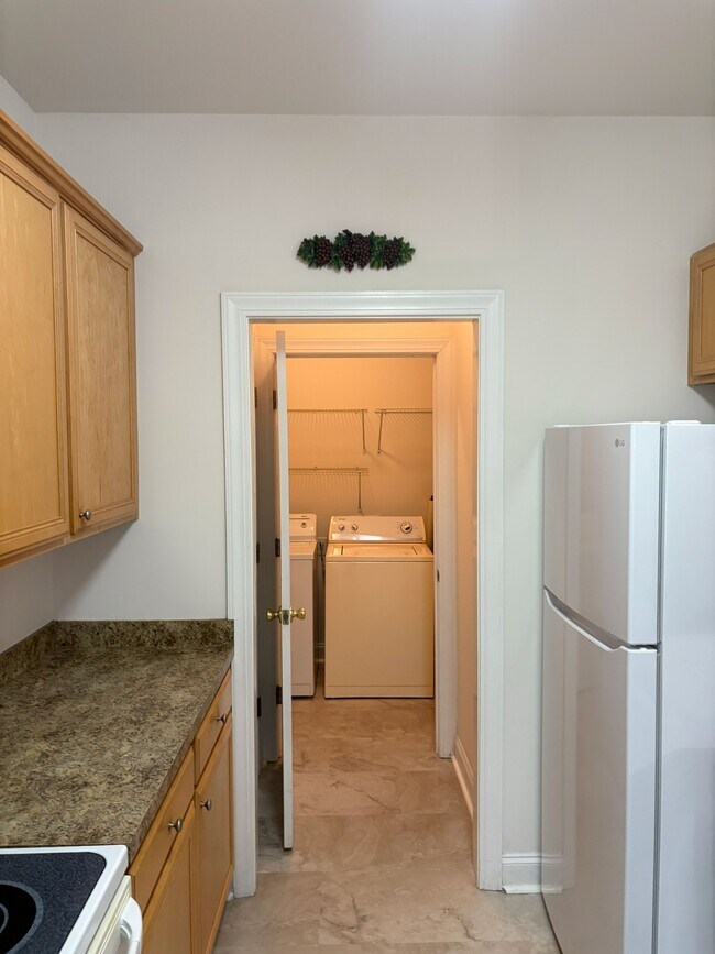 Photo - 2037 Silvercrest Dr