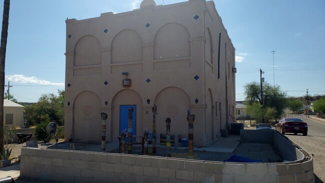 241 La Mina Ave
