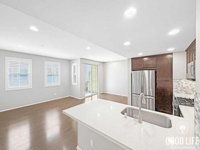 Photo - Beautiful 2BD/2.5 BA W/ A/C, Private Balcony, and Detached Garage in Kearny Mesa!