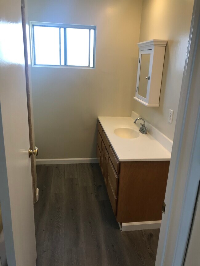 Photo - 3719 Clarington Ave Unit 8