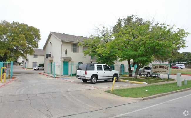 Oak Ridge Apartments
