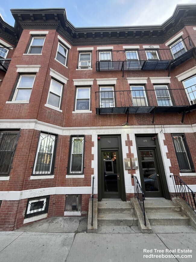 53 S Huntington Ave Unit B1