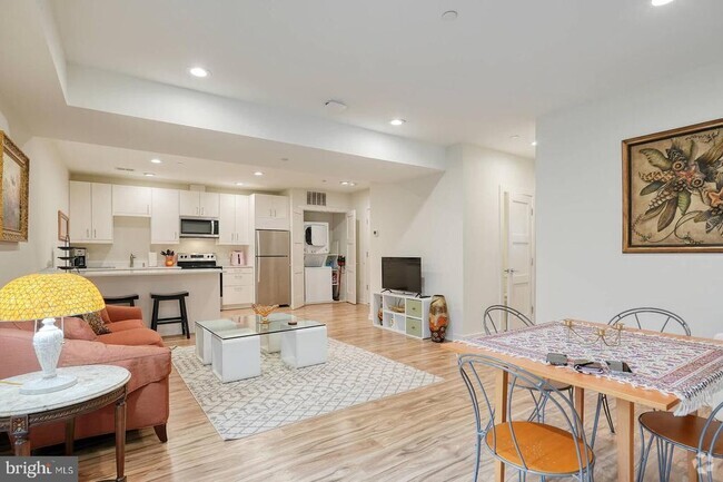 Building Photo - 5822 Bradley Blvd Rental