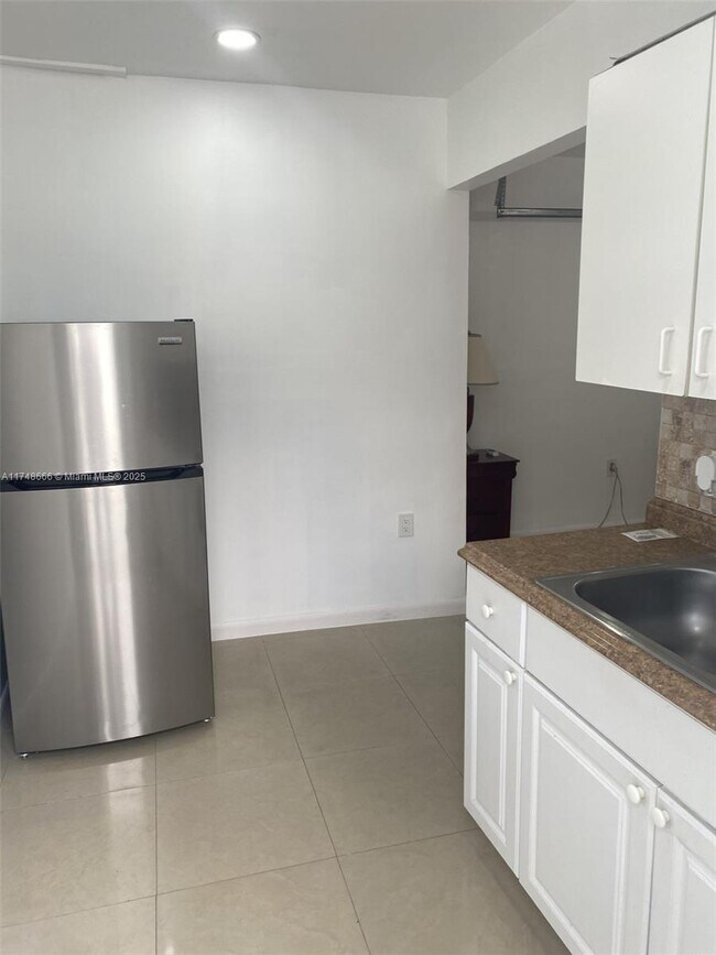 Photo - 2141 N 58th Ave