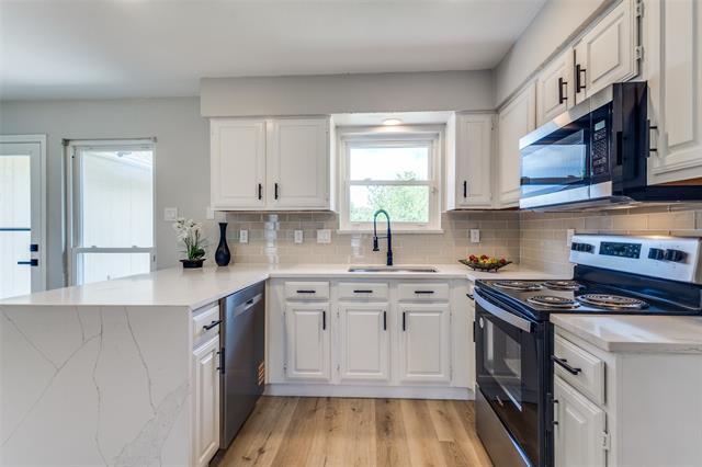 Photo - 900 Hillside Ln