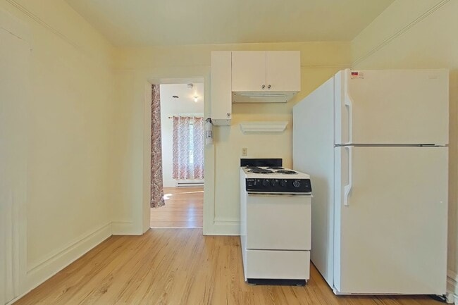 Photo - 1 Bedroom Apartment ~ Close to Campus Unidad 1363 NW Monroe Ave #3