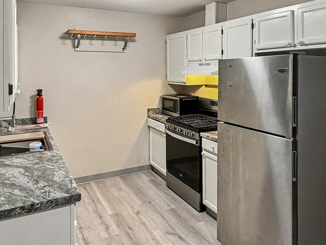 Photo - 23030 Sherman St