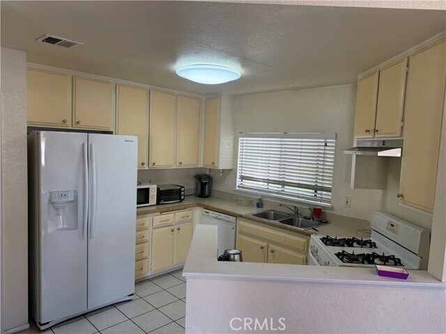 Photo - 27 Willowcrest Ln