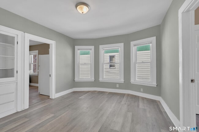 Photo - 23 Day St Unidad 3