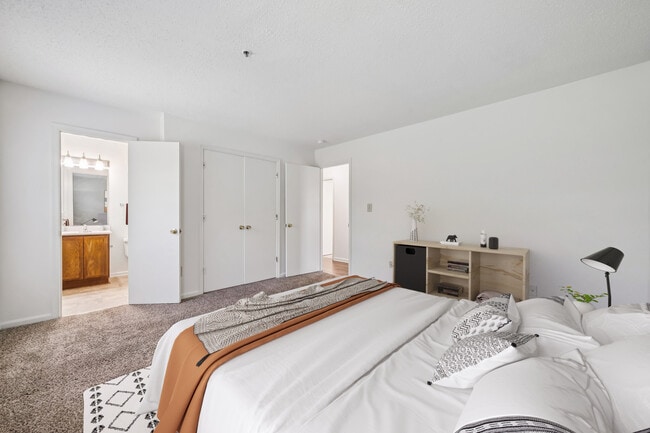 Rolling Meadows Apartments - Tax Credit