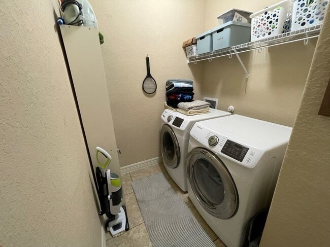 Photo - 12310 Coal Mine Rise