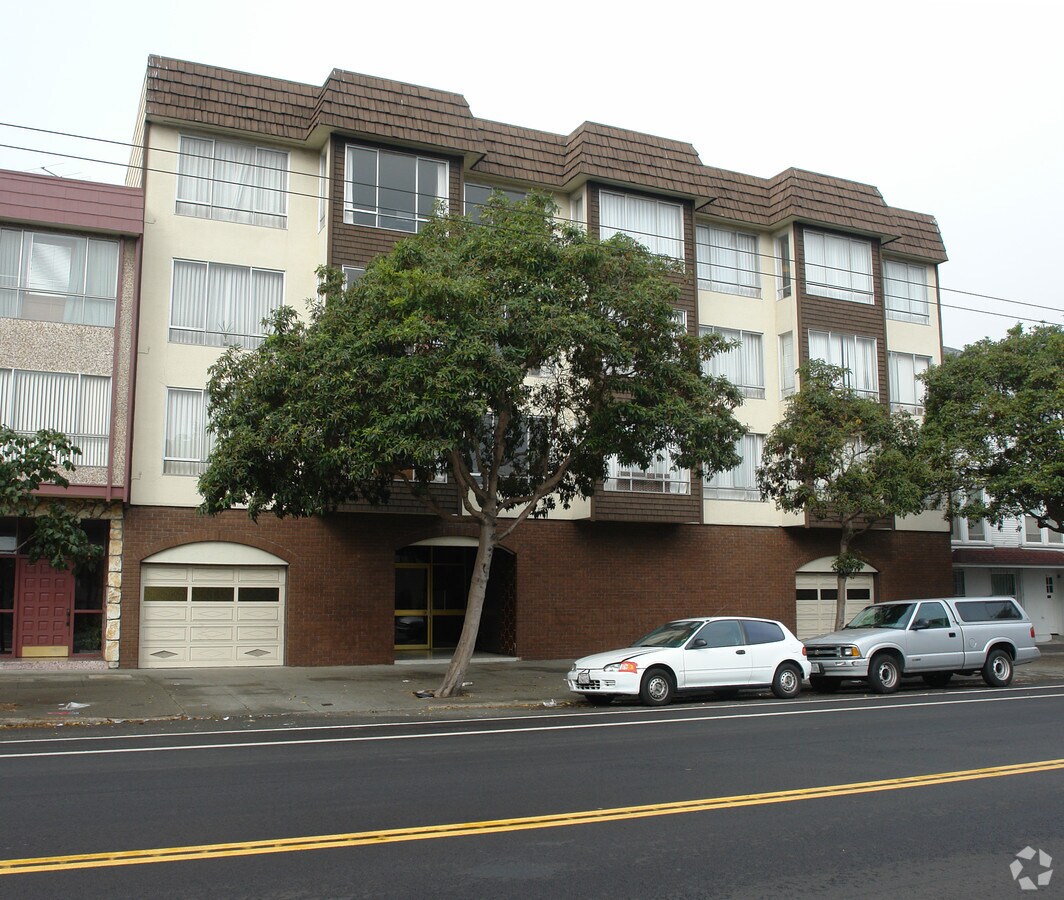 Photo - 535 Arguello Blvd Apartments