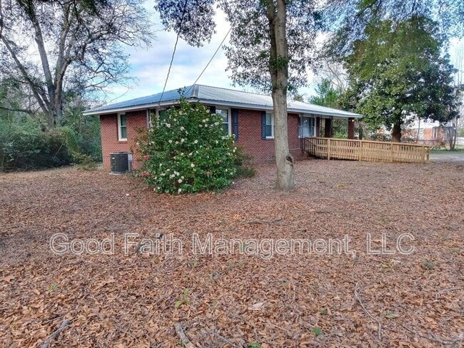 Photo - 3105 Old Louisville Rd