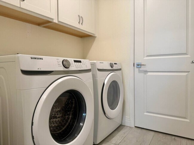 Photo - 1851 S Dunkirk St