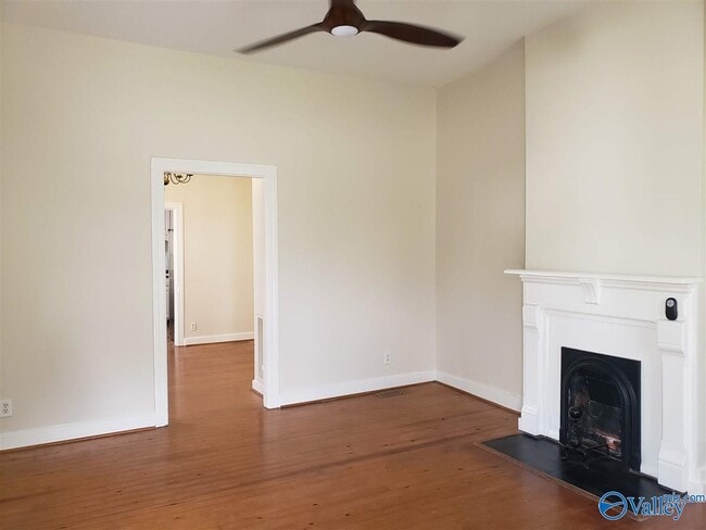 Photo - 805 Stevens Ave NE