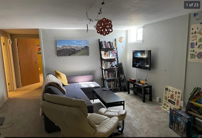 Building Photo - 470 S 39th St