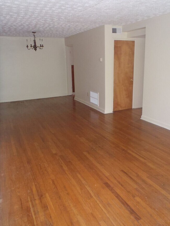 Photo - 596 Lowell Ave Unidad 596-09