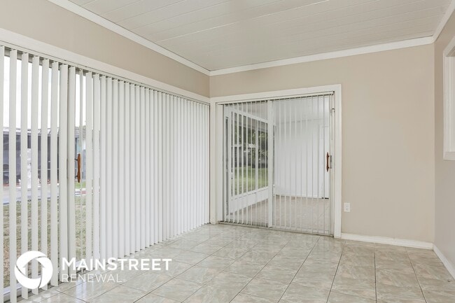 Photo - 7107 NW 66th St