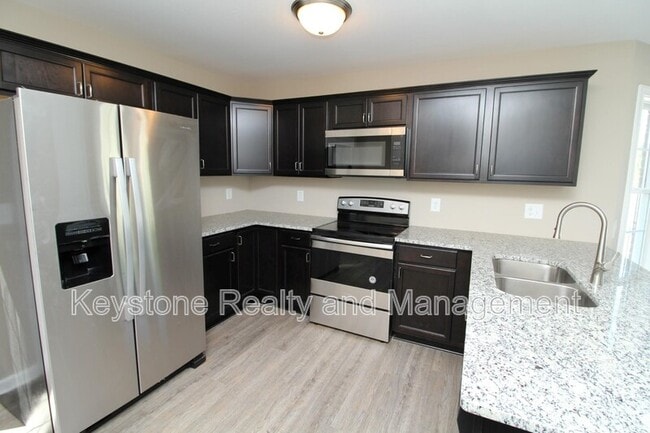 Photo - 301 Landrum Pl