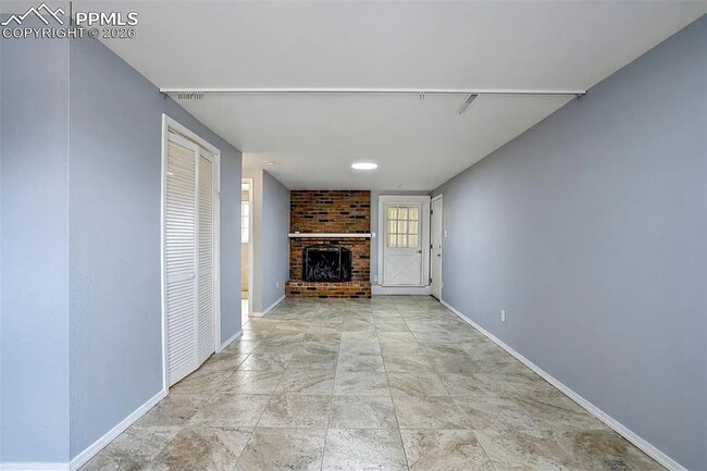 Photo - 1002 Delft Dr