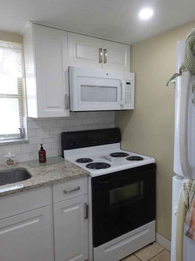 Photo - 2723 Emory Dr W Unit E