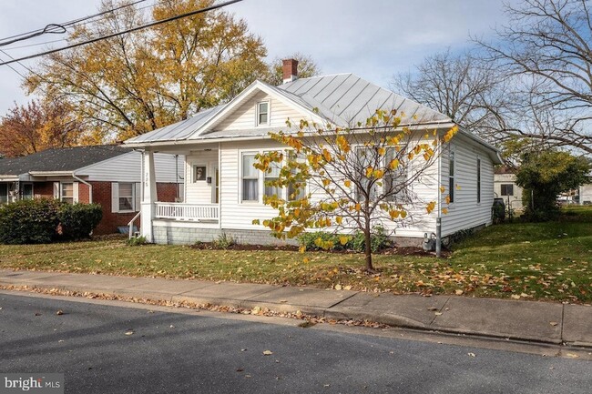 Photo - 775 Collicello St