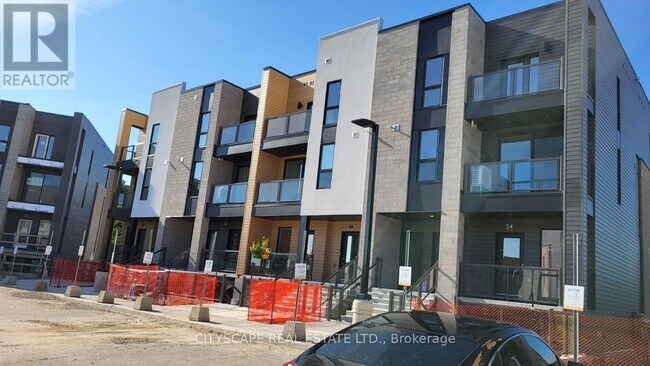 Photo - 261 Woodbine Ave