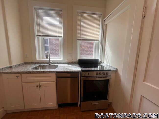 Photo - 1725 Commonwealth Ave Unit 4