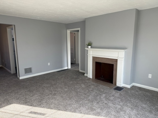 Beautiful marble fireplace in living room - 2062 Ridgeview Rd Unit Upper Arlington Garden
