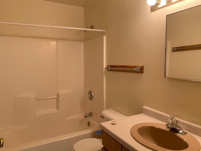 Photo - 327 3rd St W