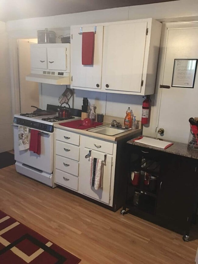 218 S Roosevelt St Unit 4