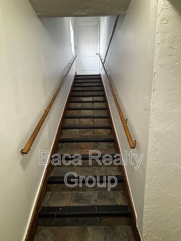 Photo - 112 E Jenkins St