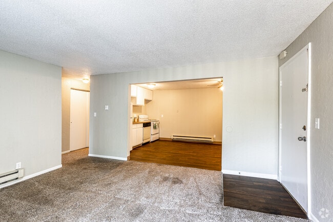 1BR, 1BA - 671SF