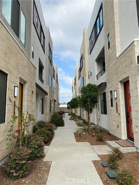 Building Photo - 2127 Marine Walk